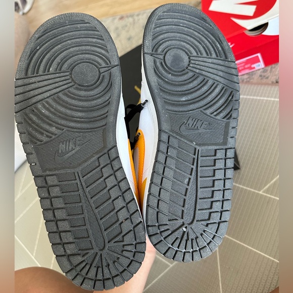 SOLD❗️Air Jordan 1 Mid - Picture 5 of 6